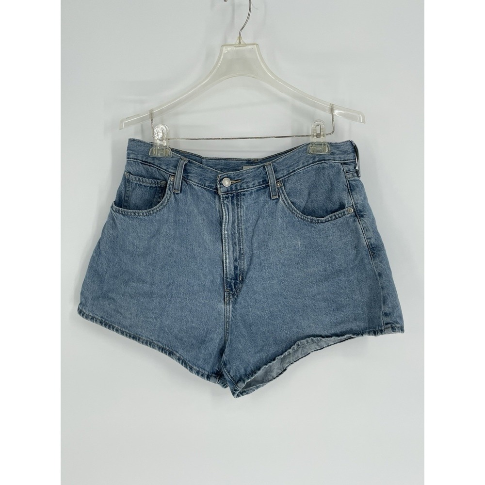 Levi's High Waisted Mom Jean Shorts Size 32 Waterless Medium Wash High Rise